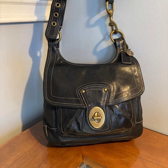 Vintage Coach Legacy Hippie Shoulder Bag Style 10325 – Black Leather with Brass - Picture 3 of 17